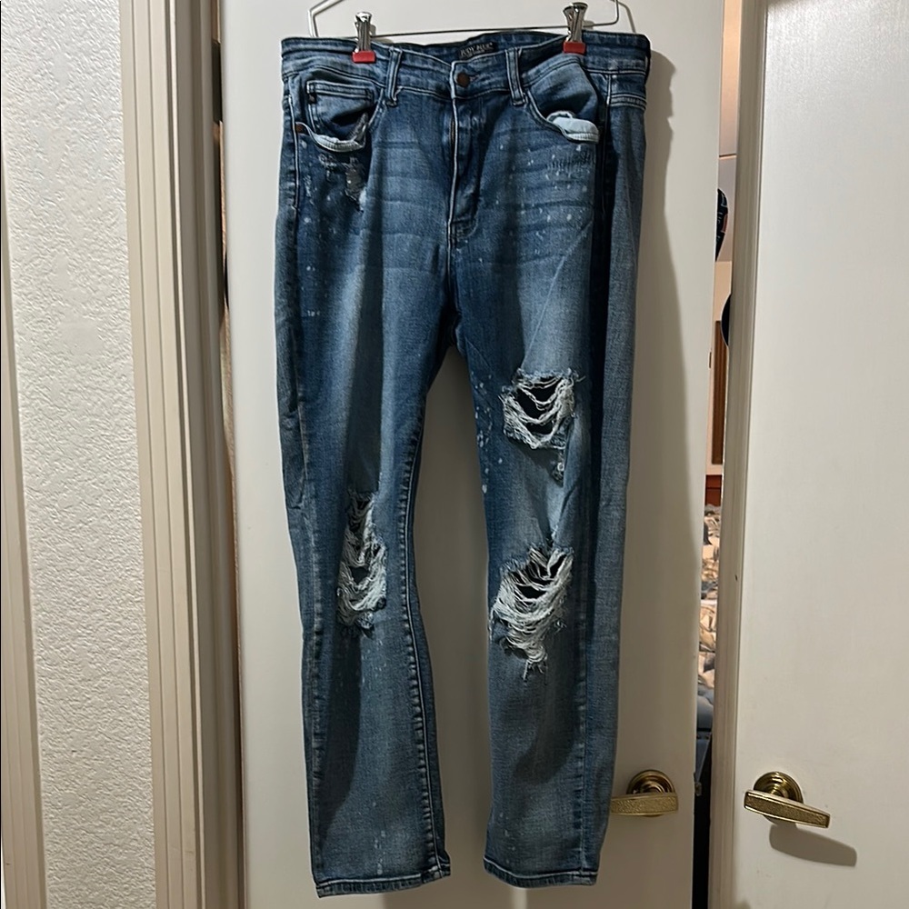 Judy Blue Distressed Boyfriend fit jeans. Size 16W. 29 inch inseam